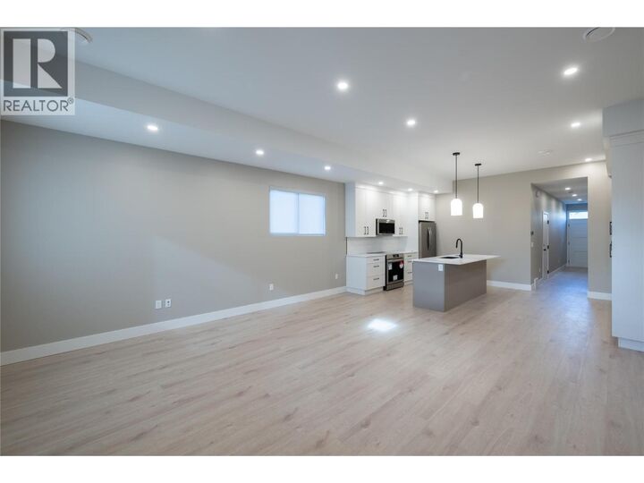 Property Photo: 159 Chestnut Avenue BC V2B 1L3