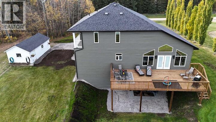 Property Photo: 7 Bench Creek Estate AB T7E 0B3