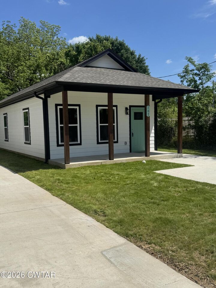Property Photo: 107 Dempster Street SE TN 38301