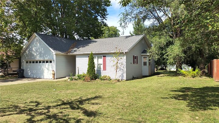 Property Photo: 524 Elm Street IL 62549