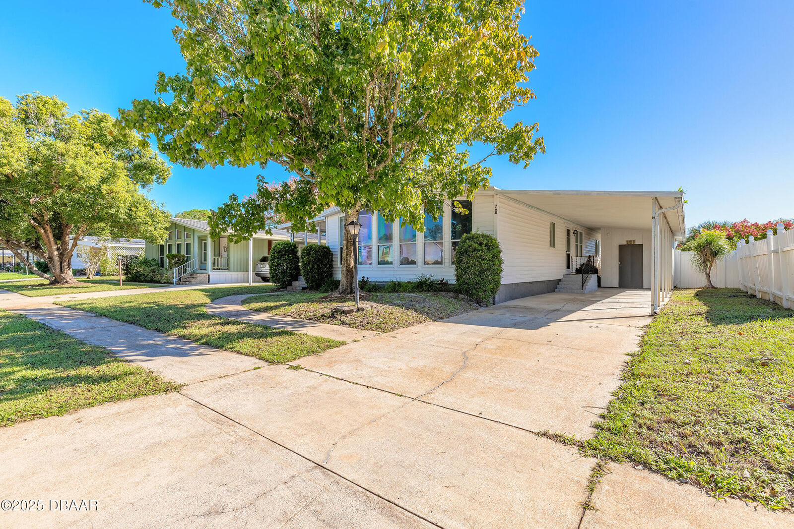 Property Photo: 760 Rolling Hills Drive FL 32129
