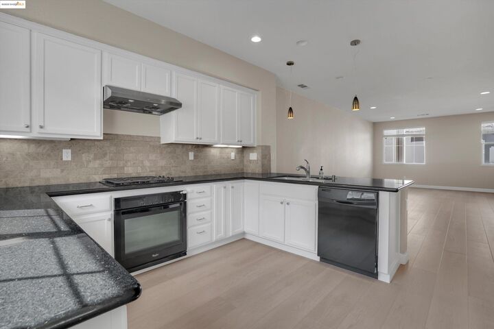 Property Photo: 414 Palmer Ave CA 94541