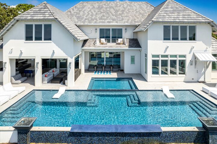 Property Photo: 3218 Bay Estates Circle FL 32550