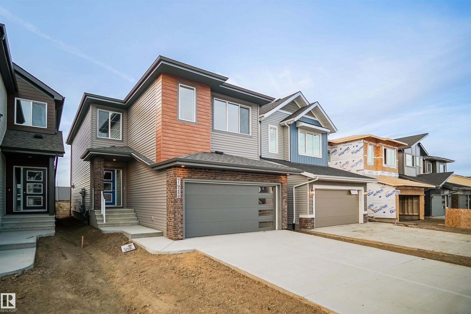 Property Photo: 1535 11 Avenue NW AB T6T 2N5