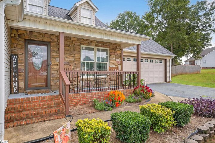 Property Photo: 350 McMillin Boulevard SC 29316