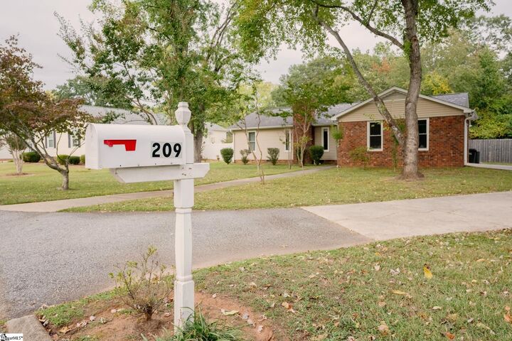 Property Photo: 209 Governors Square SC 29650