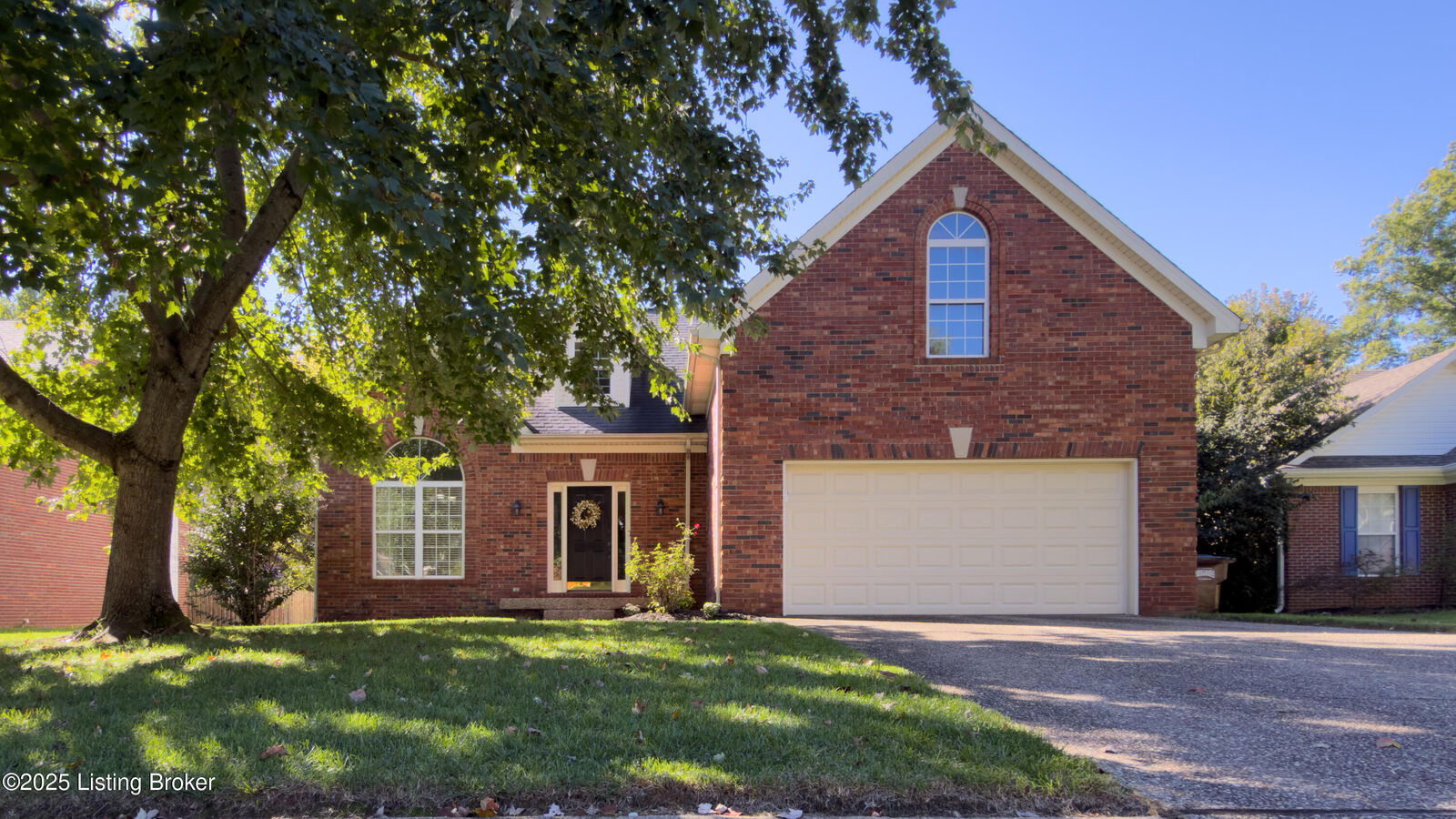 Property Photo:  4206 Bridlepath Pl  KY 40245 