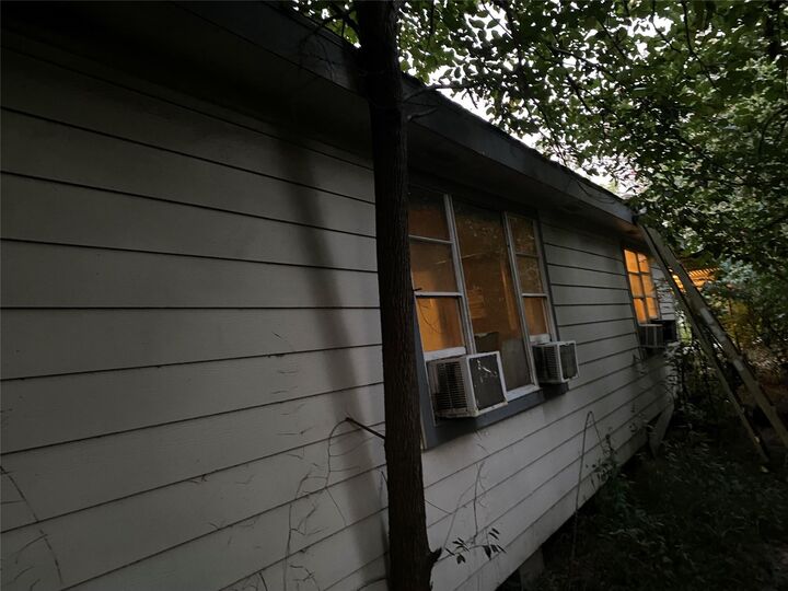 Property Photo: 5833 Mohawk Street TX 77016