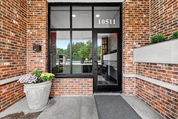 Property Photo:  10511 Mission Road 214  KS 66206 