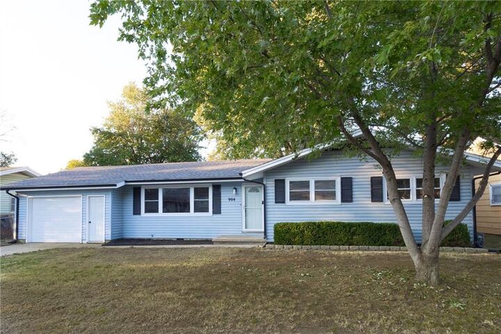 Property Photo: 904 E 3rd Street KS 67335