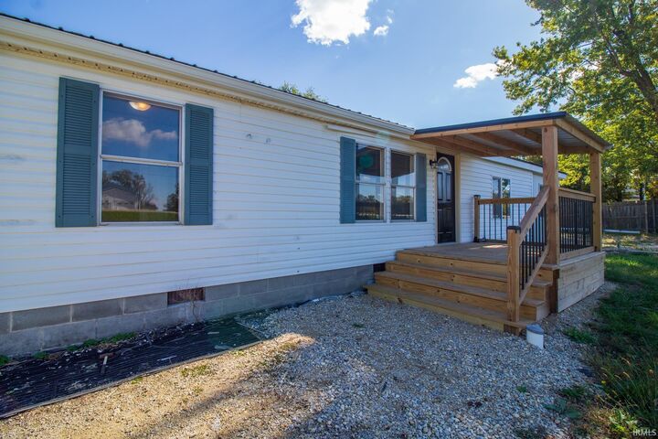 Property Photo: 6893 N US Highway 27 IN 47380