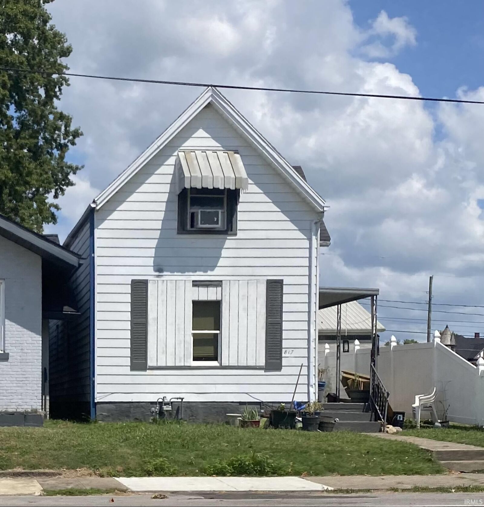 Property Photo: 817 W Franklin Street IN 47710