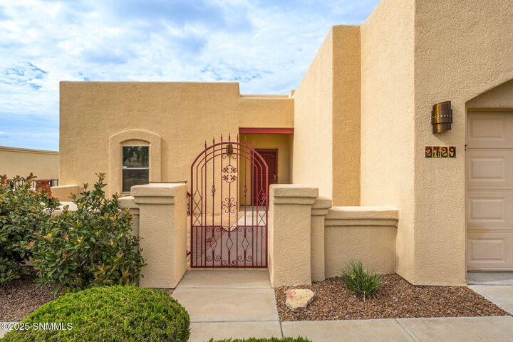 Property Photo: 2729 Coventry Road NM 88011