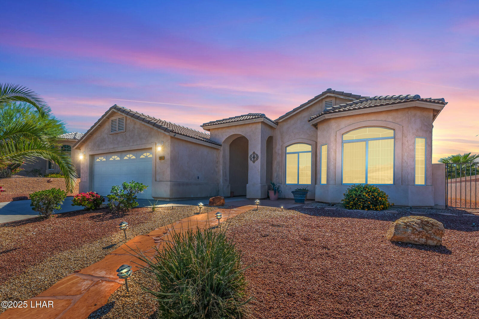 Property Photo: 2840 La Paloma Dr AZ 86429