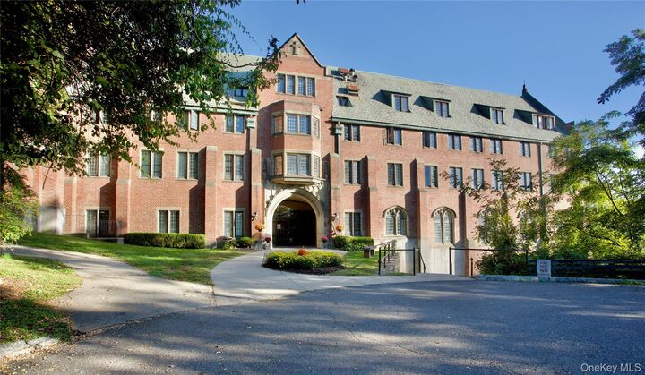 Property Photo:  206 Chateau Rive 206  NY 10566 