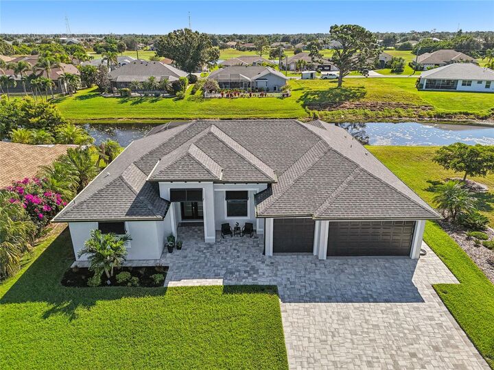 Property Photo:  35 Medalist Court  FL 33947 