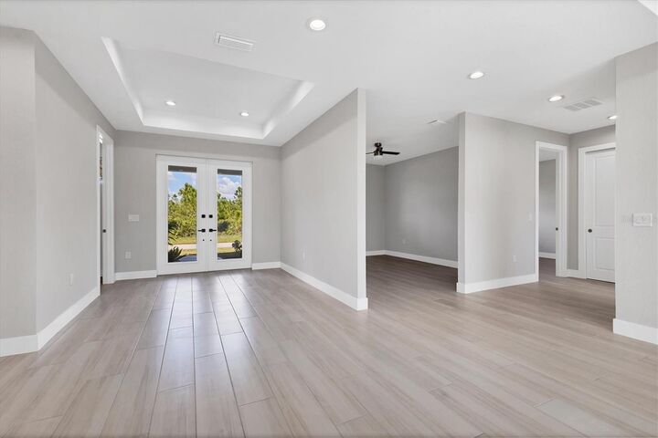 Property Photo: 14065 Paris Lane FL 33981