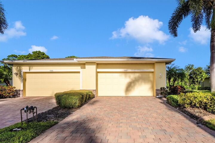 Property Photo:  13612 Abercrombie Drive  FL 34223 
