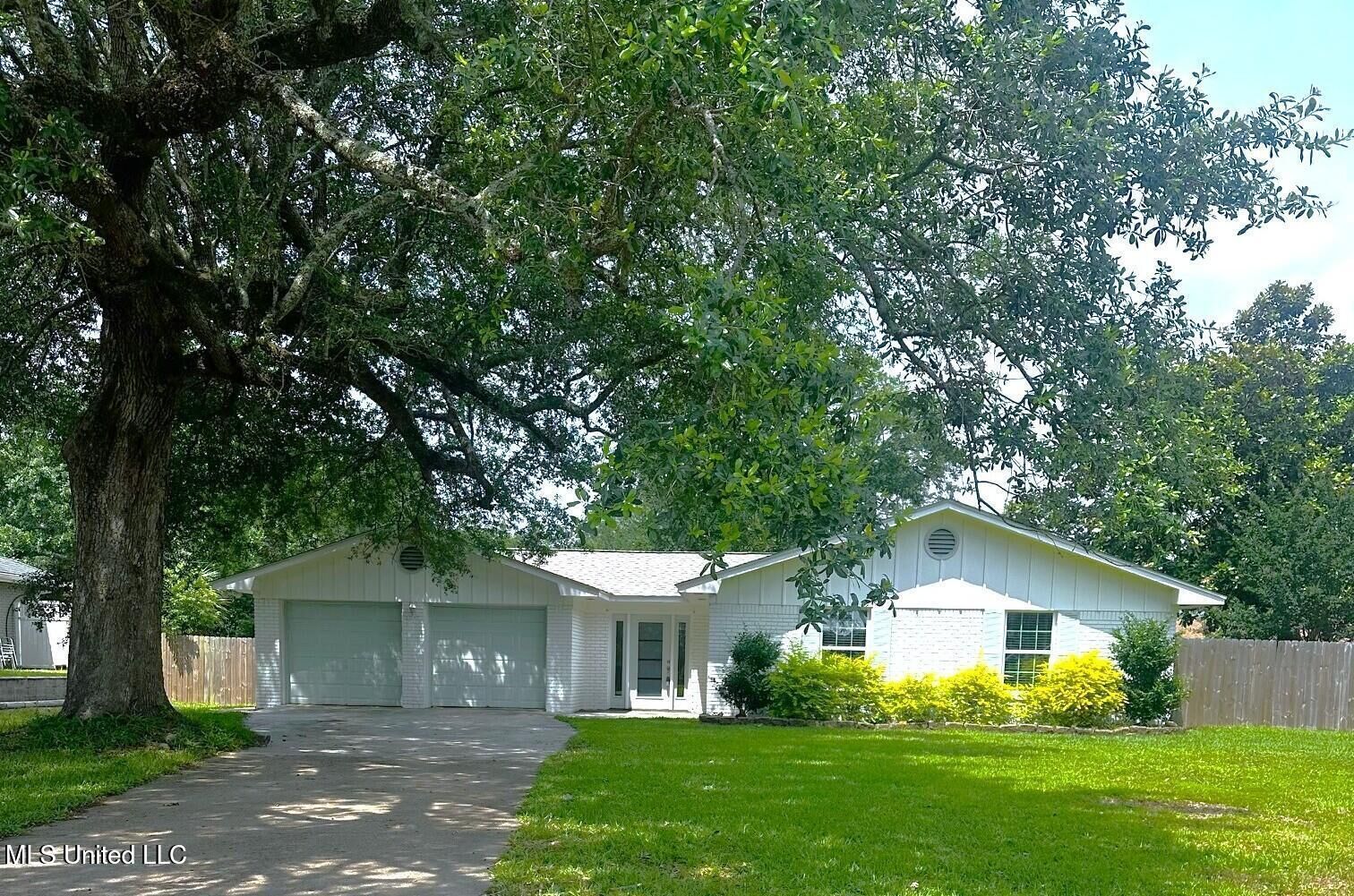 Property Photo: 7 Villa Cove Drive MS 39507