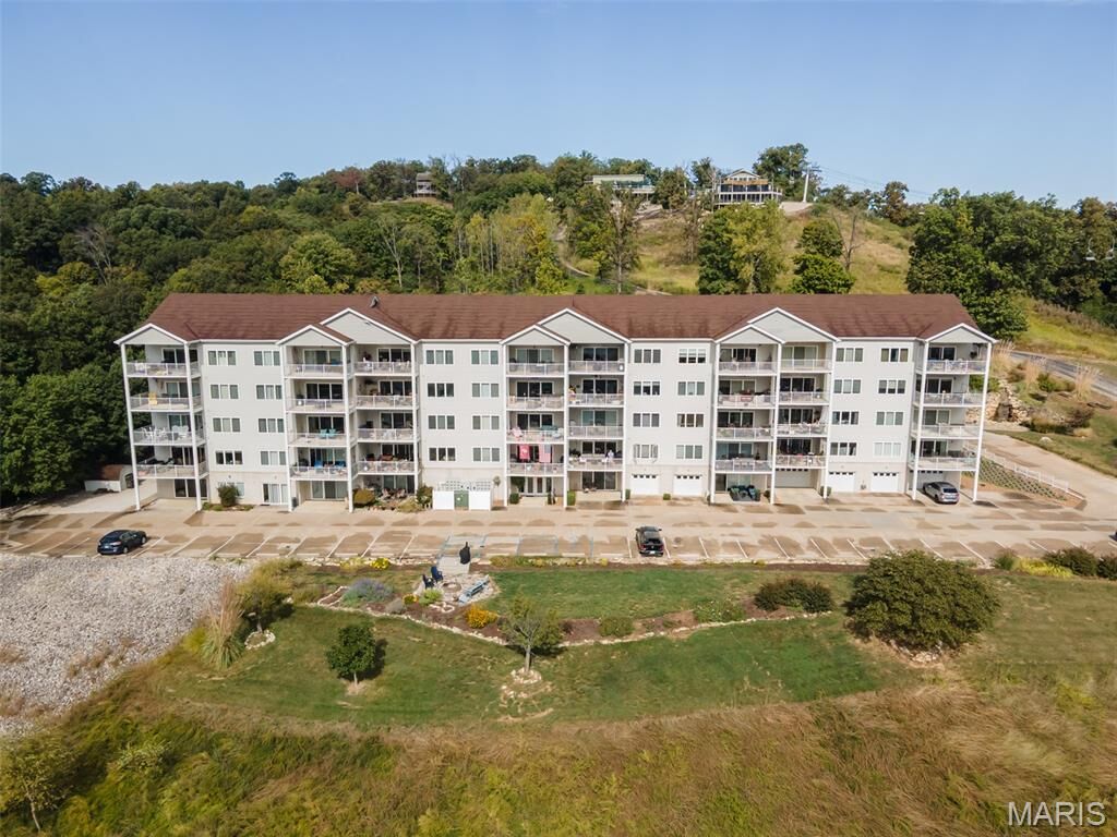 Property Photo: 401 Timber Ridge Drive 24 IL 62037