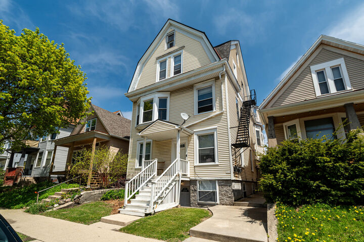 Property Photo: 2828 N Fratney St WI 53212