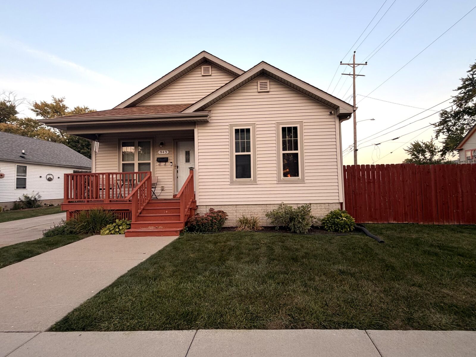 Property Photo: 943 Walnut St WI 53403
