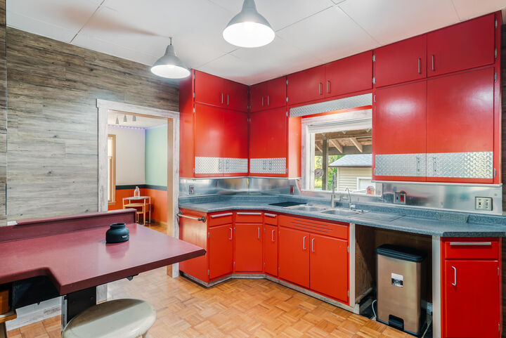 Property Photo:  3742 Enterprise Dr  WI 53083 