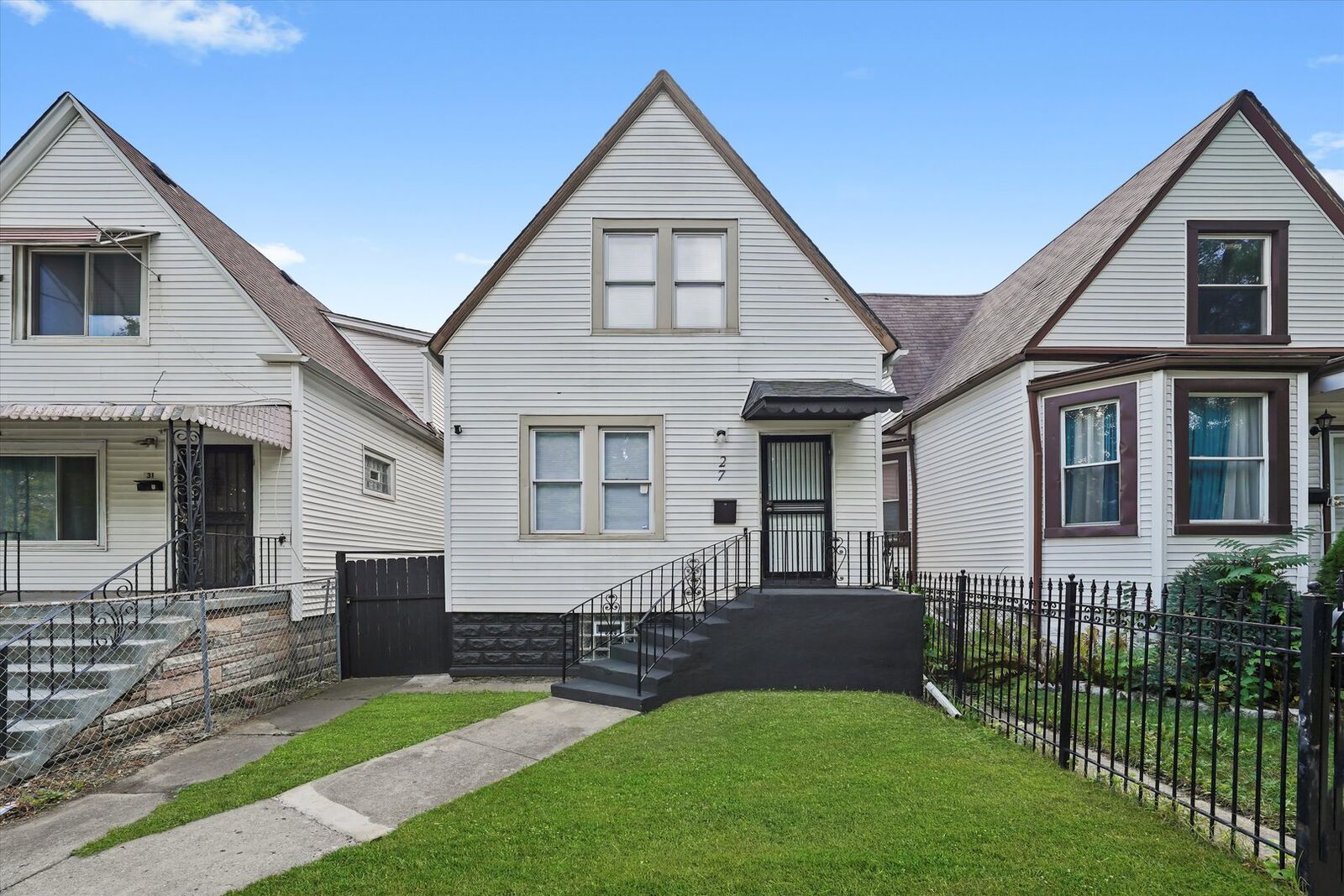 Property Photo: 27 E 117th Place IL 60628