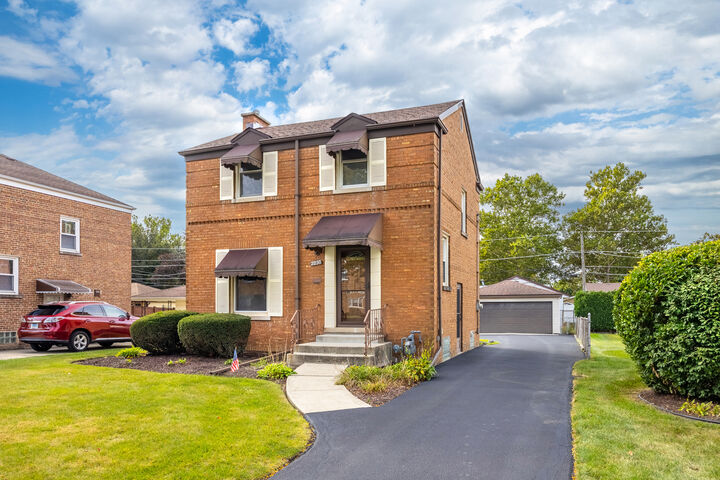 2230 Kensington Avenue  Westchester IL 60154 photo