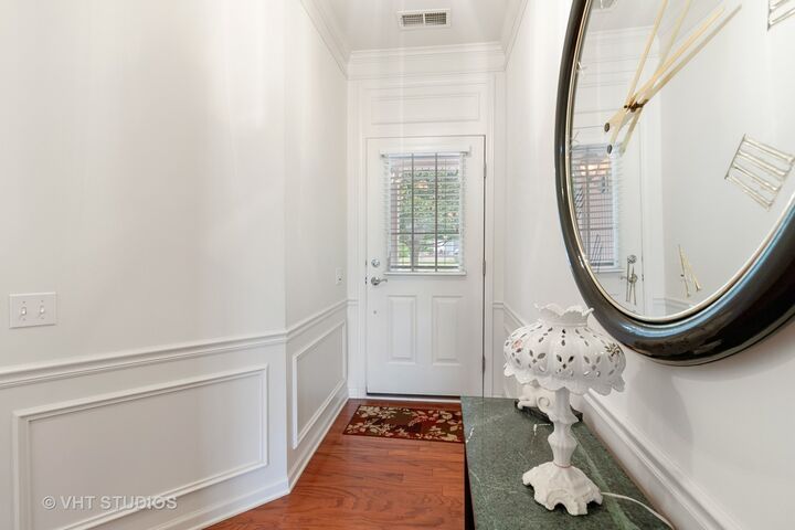 Property Photo:  2894 Edgewater Drive  IL 60124 