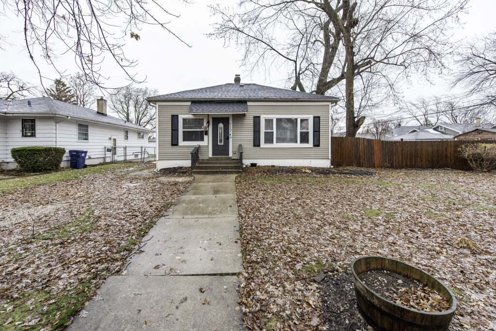 Property Photo:  917 N Linden Avenue  IL 60085 