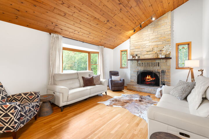 Property Photo: 17W201 Red Oak Avenue IL 60101