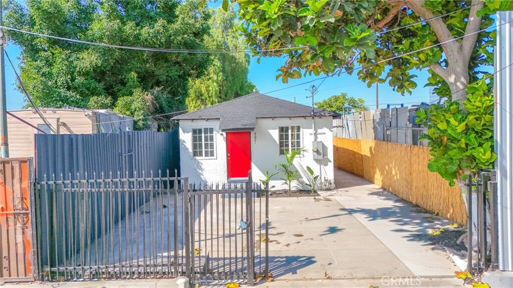 Property Photo: 9621 Laurel CA 90002