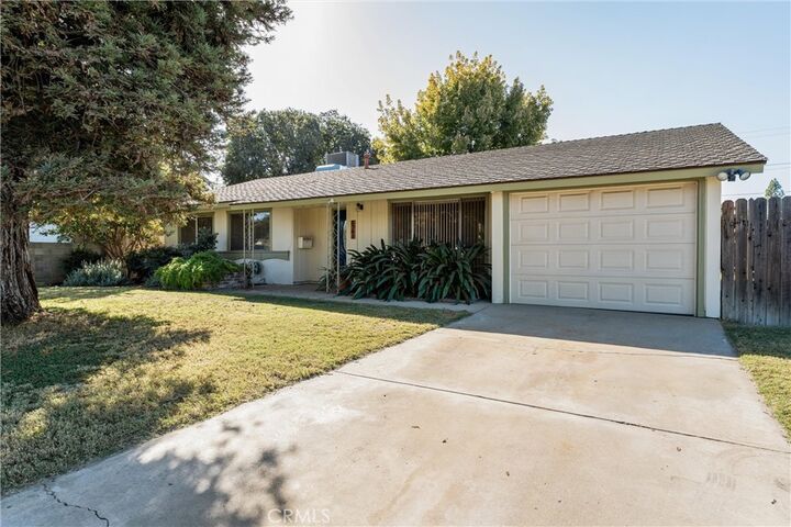 Property Photo: 5705 Daggett CA 93309