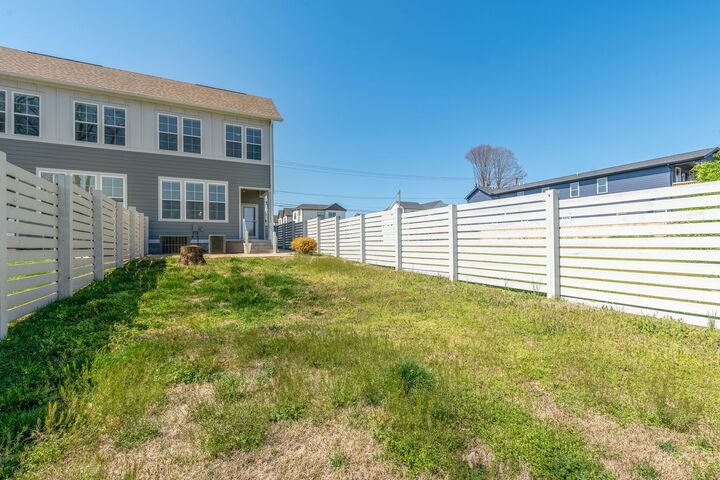 Property Photo:  636B Vernon Ave  TN 37209 