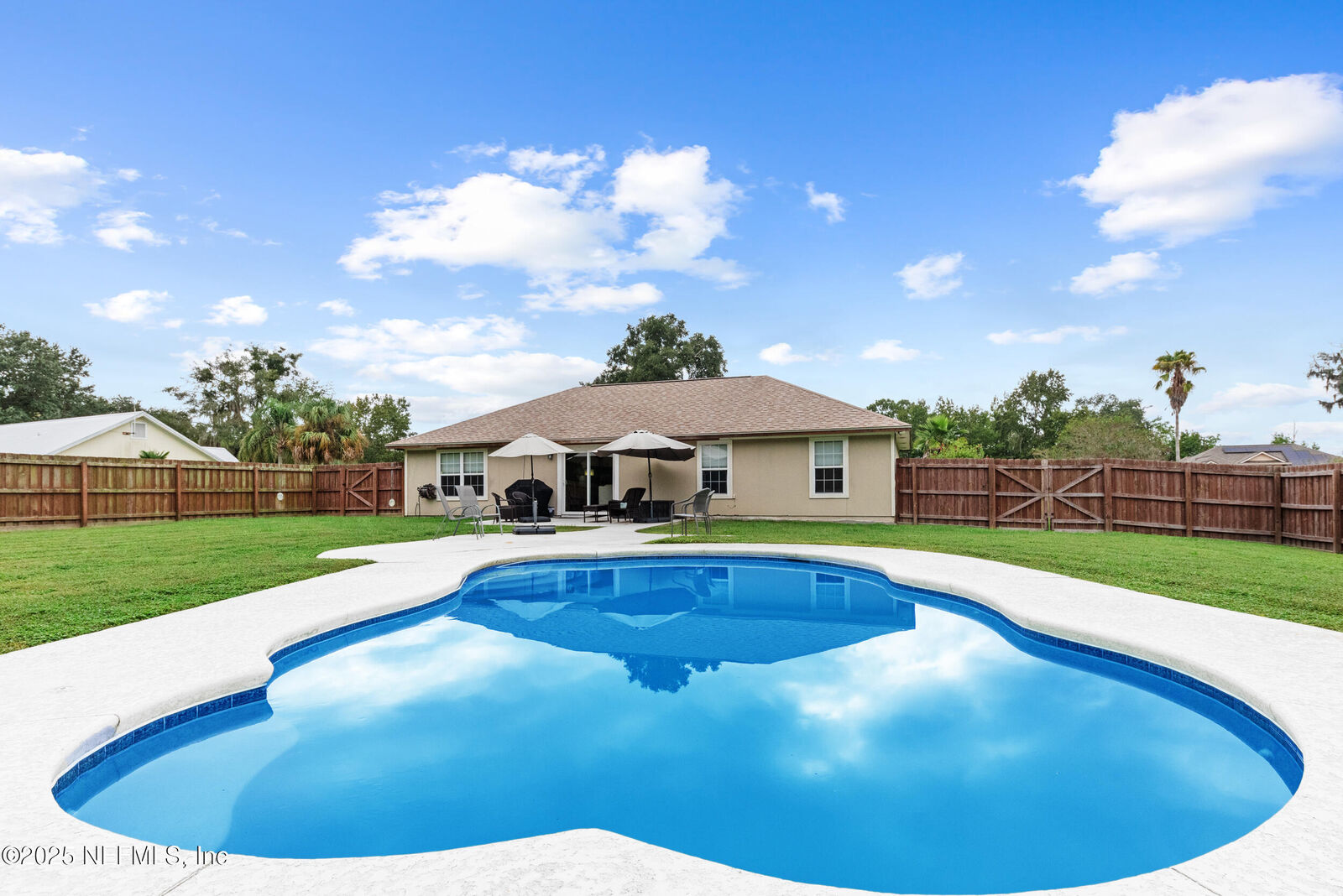 Property Photo:  88 Rainbow Lane Lane  GA 31569