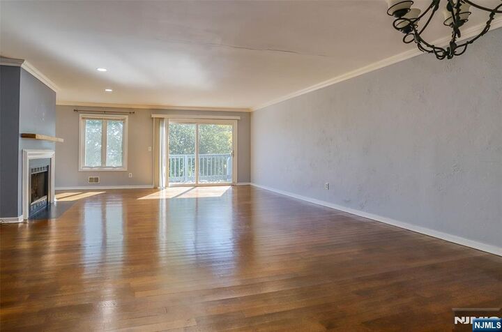Property Photo:  18 Skyview Terrace  NJ 07013 