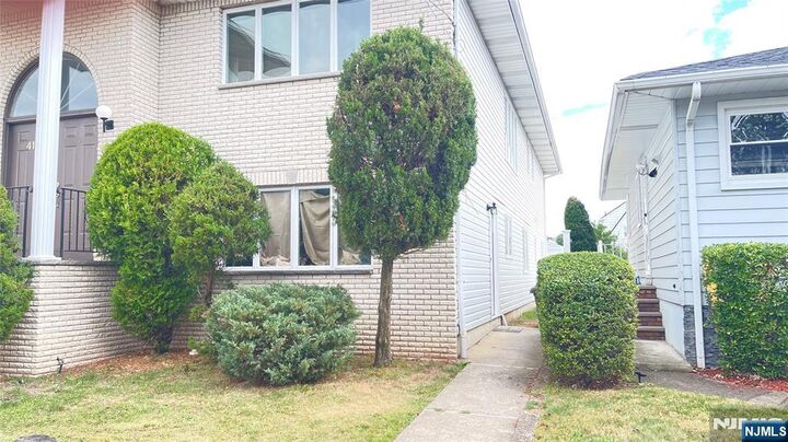 Property Photo:  41 Hillcrest Avenue  NJ 07644