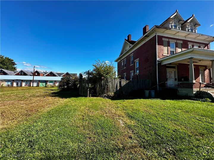 Property Photo: 1702 Beaver Street WV 26101