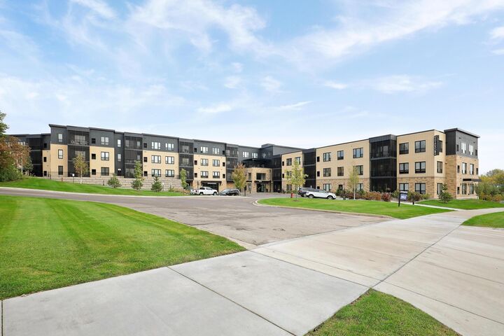 Property Photo: 1948 W Wayzata Boulevard 308 MN 55356