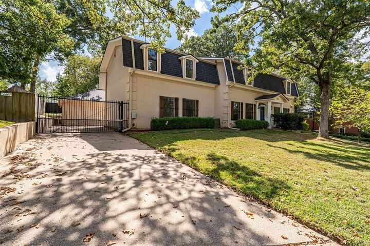 Property Photo:  1705 Devonshire Drive  TX 75703 