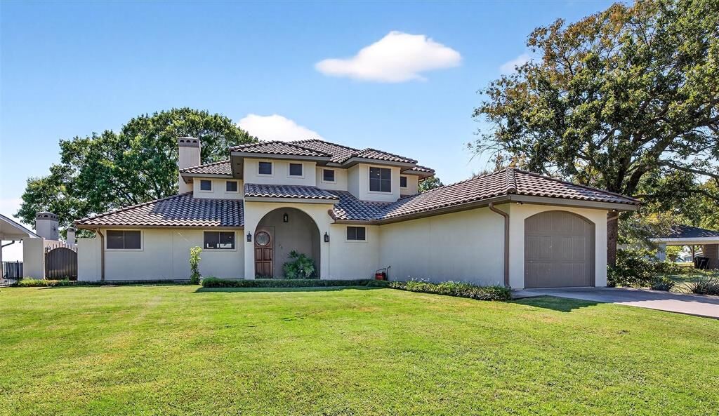 Property Photo:  98 Park Lane  TX 75076 