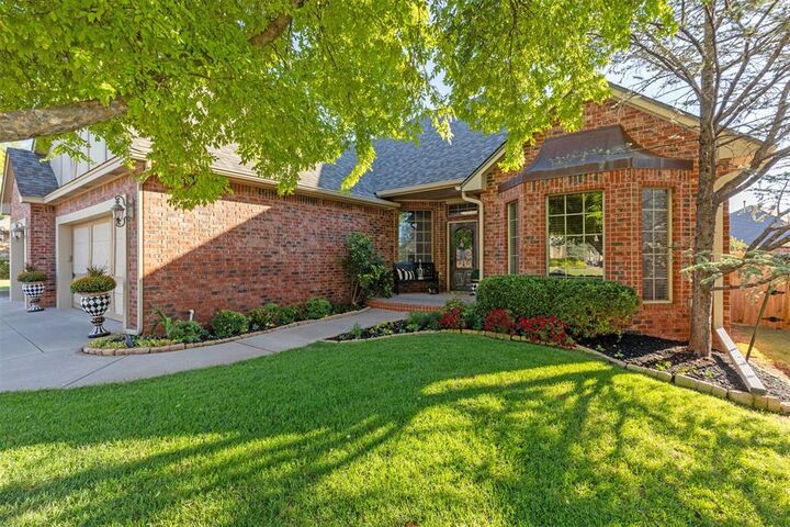 Property Photo:  16004 Rim Road  OK 73013 