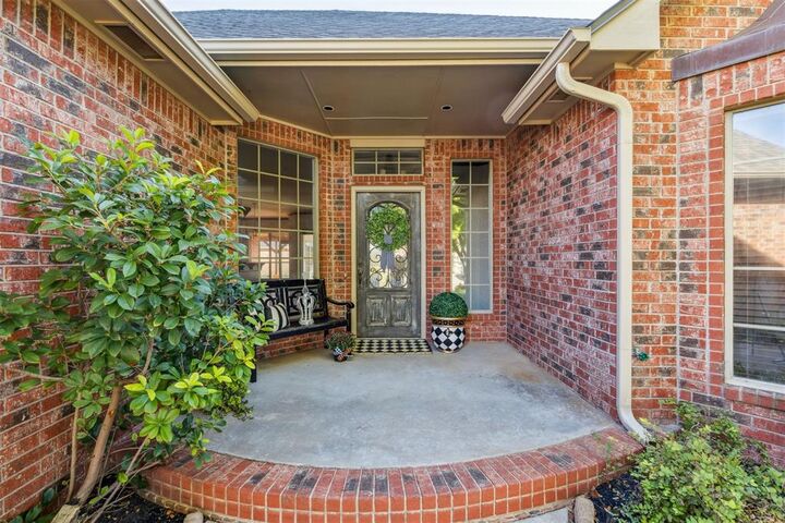 Property Photo: 16004 Rim Road OK 73013