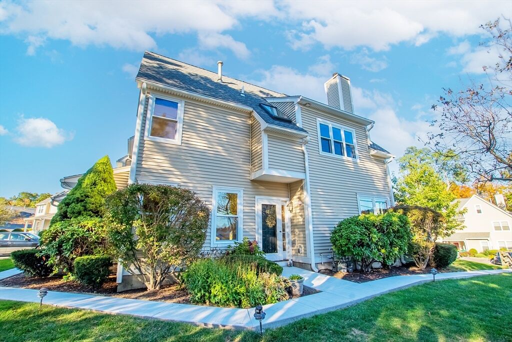 Property Photo:  68 Hammond Place 68  MA 01801 