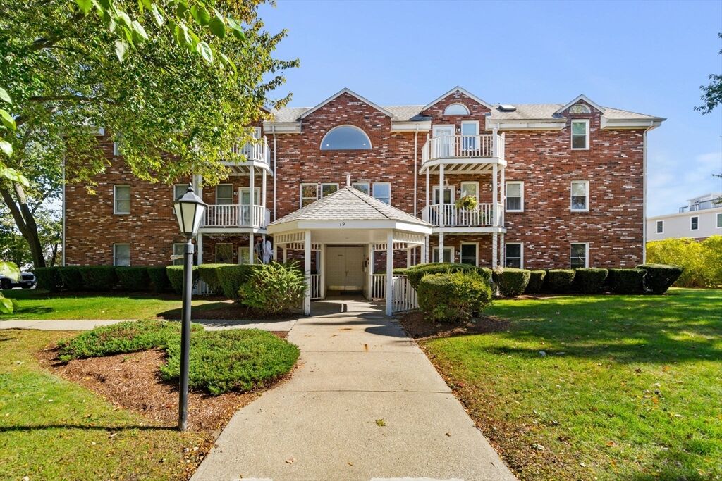 Property Photo: 19 Paris St 302 MA 02155