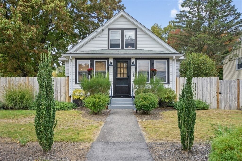 Property Photo:  192 School St  MA 01701 