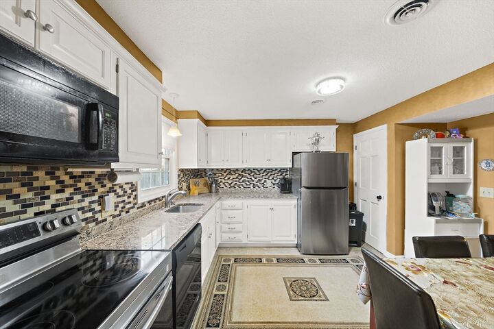 Property Photo: 95 Pilgrim Cir 95 MA 01844