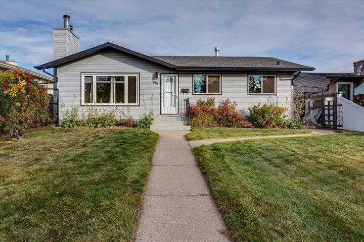104 Nash Street  Red Deer AB T4P 1P2 photo