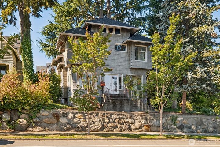 Property Photo:  6119  Latona Avenue NE  WA 98115 